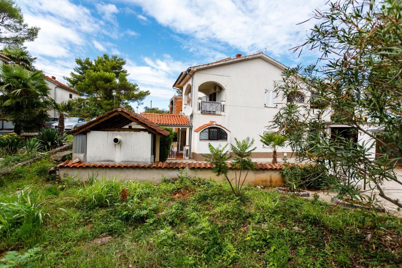 Apartmani Mili Malinska Kültér fotó