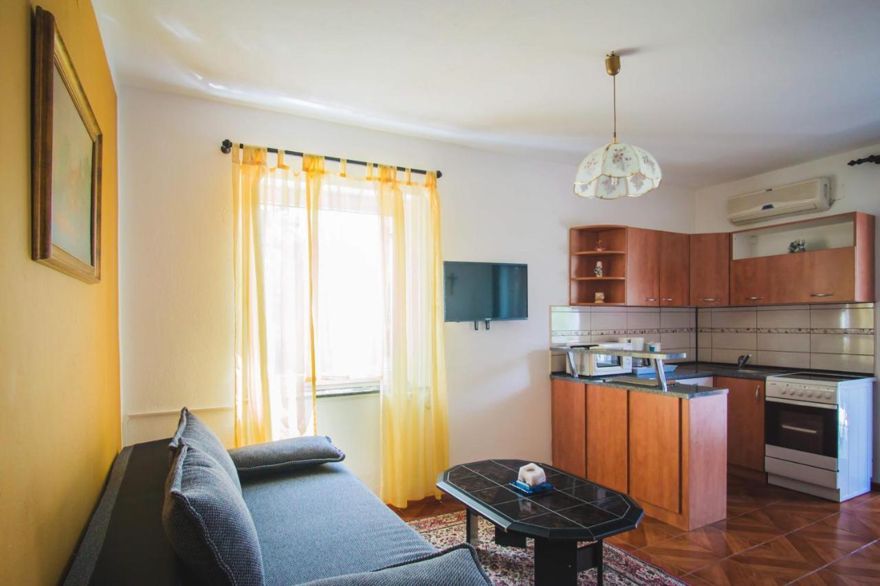 Apartmani Mili Malinska Kültér fotó