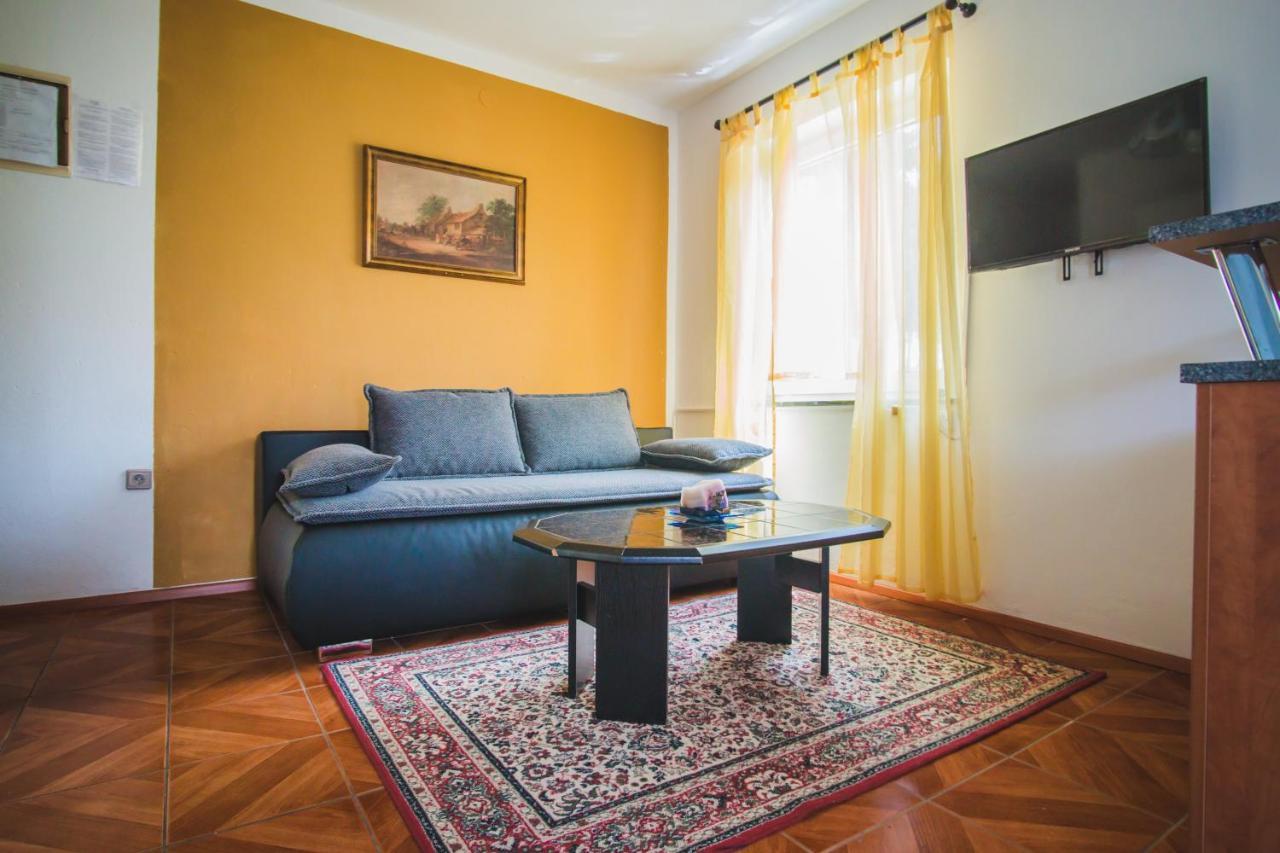 Apartmani Mili Malinska Kültér fotó